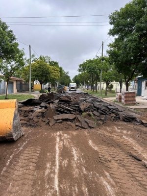 OBRA SISTEMATIZACIÓN DE DESAGÜES Y REPAVIMENTACIÓN.
