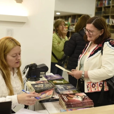 SUSANA BISET EN GENERAL DEHEZA.
