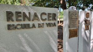 REINAUGURACIÓN Y DESCUBRIMIENTO DE PLACAS JUNTO AL GRUPO RENACER.