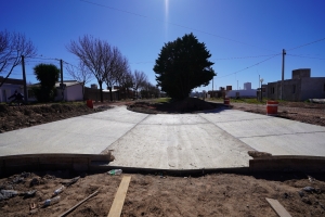 OBRA DE PASOS ELEVADOS EN CALLE POLONIA - BARRIO LO TENGO