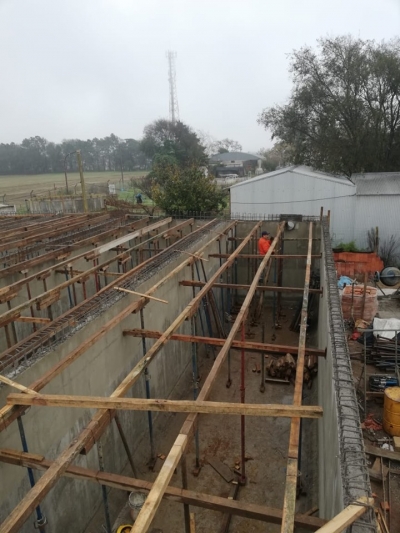 ENCOFRADO DE OBRA DE AGUA