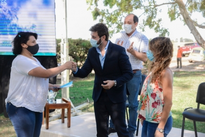 120 FAMILIAS FIRMARON LA ESCRITURA DEL LOTEO LO TENGO.