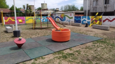 HERMOSEAMOS LA PLAZA DE BARRIO SAN BERNARDO.