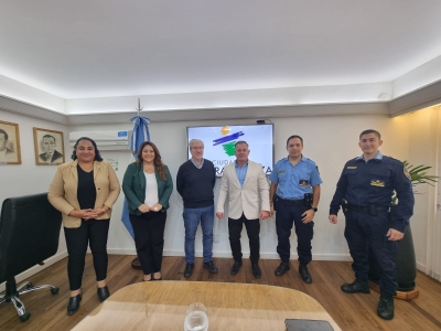 GENERAL DEHEZA SUMA 4 EFECTIVOS POLICIALES