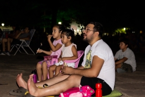UNA NOCHE CON CINE AL AIRE LIBRE.