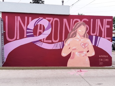 MURAL INGRESO HOSPITAL DE LA COMUNIDAD - OCTUBRE ROSA