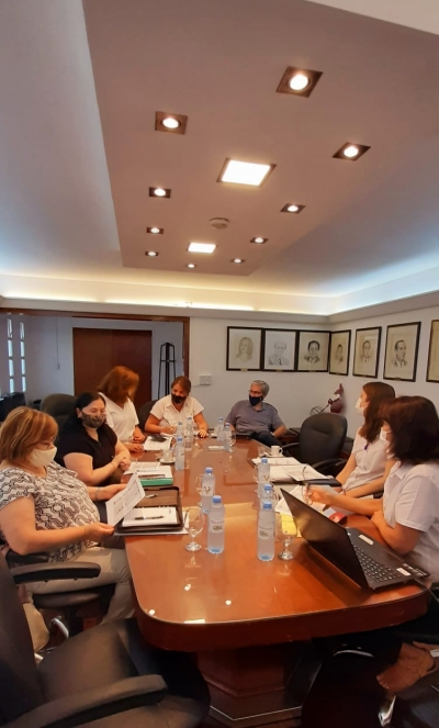 COMISIÓN DE BECAS - REUNIÓN.