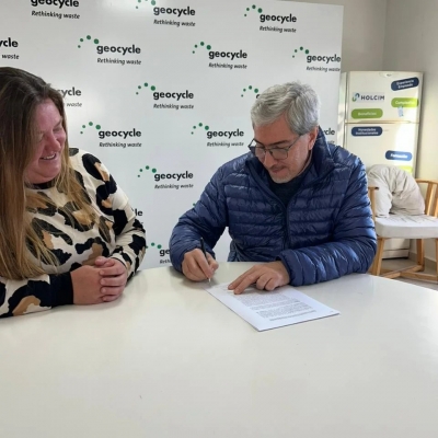 EL EJECUTIVO FIRMÓ UN ACUERDO CON GEOCYCLE