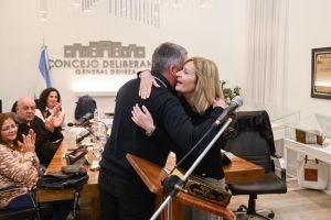 ANOCHE SESIONÓ EL CONCEJO DELIBERANTE - JURAMENTO DE ANGÉLICA RICHETTA