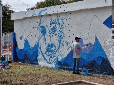 MURALISTAS EN PLAZA DEL AGUA.